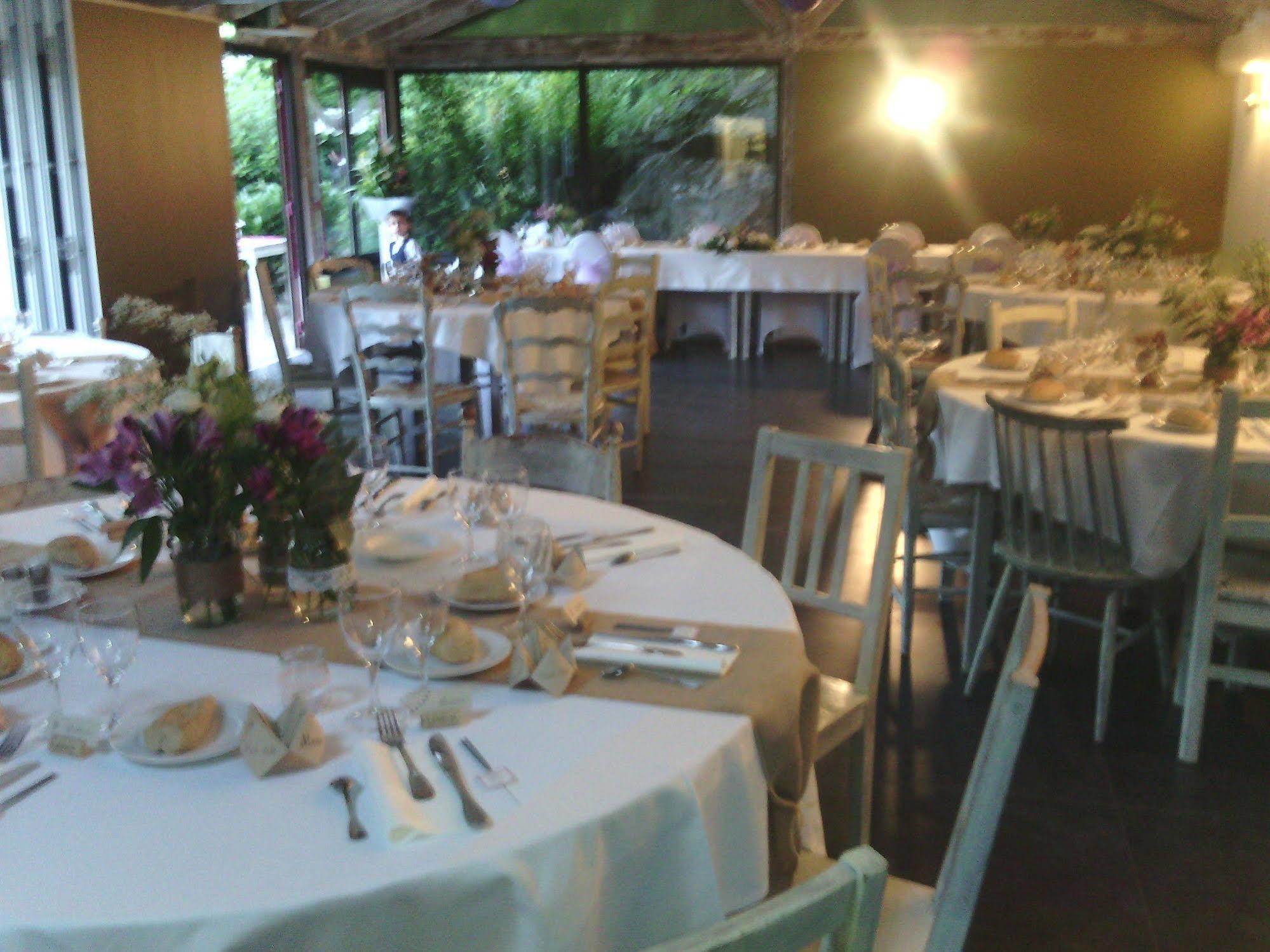Hotellerie de la Cascade Saint-Genis-les-Ollières Extérieur photo